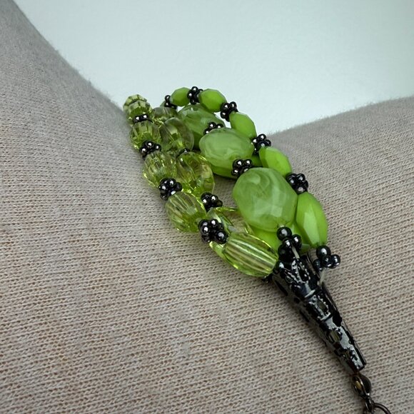 Multi-Strand Five 5 Strand Green Plastic Bead Statement Fashion Necklace 24-26" - Picture 7 of 8